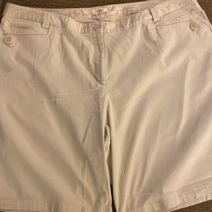 Tan/ Cream Bermuda shorts